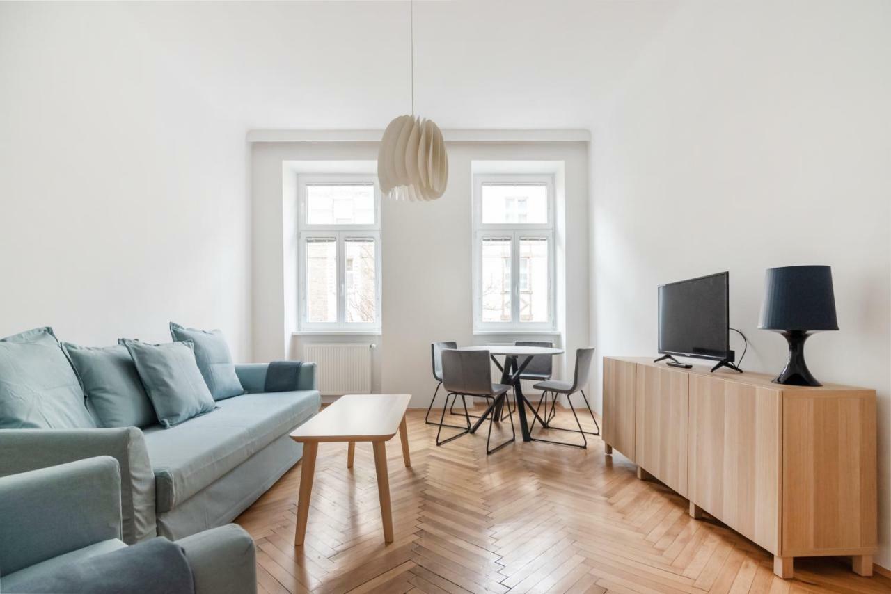 Universum Apartment 2 Vienna Exterior photo