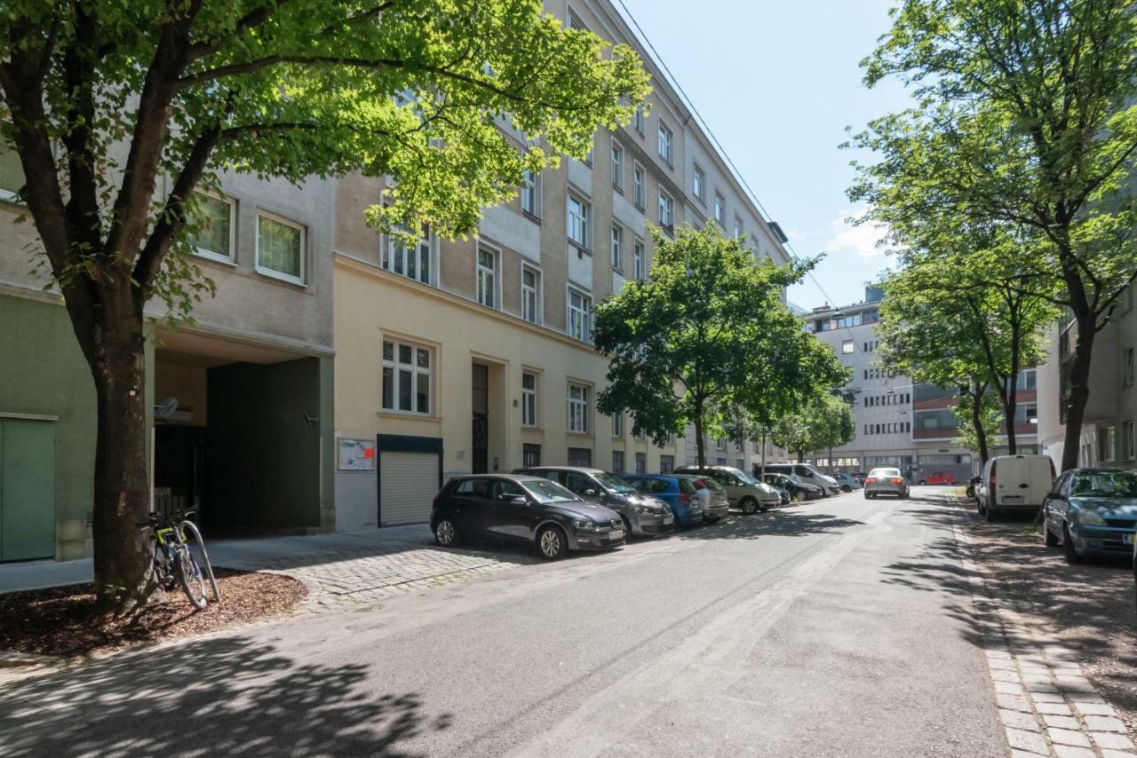 Universum Apartment 2 Vienna Exterior photo